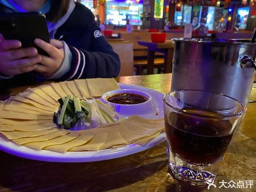 长春海伦斯酒吧吃瓜,一场吃瓜群众的狂欢现场揭秘