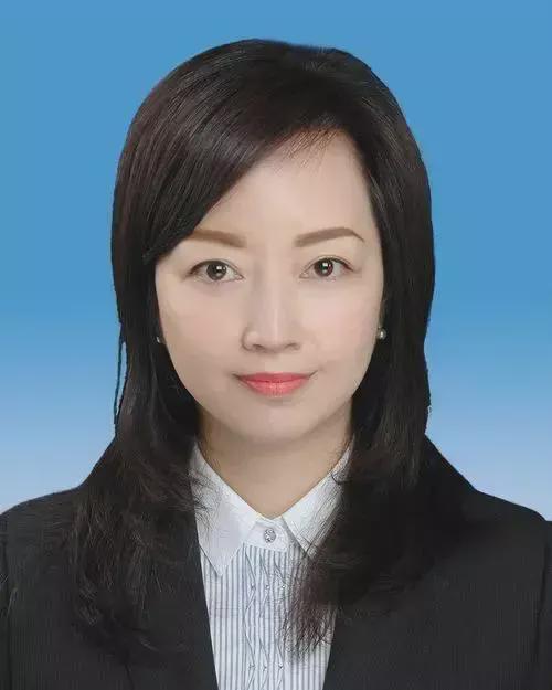 吃瓜局长女,女生视角下的网络红人传奇