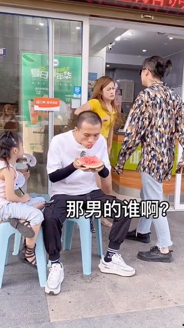 吃瓜群众情侣照图片,吃瓜群众情侣照里的浪漫时光