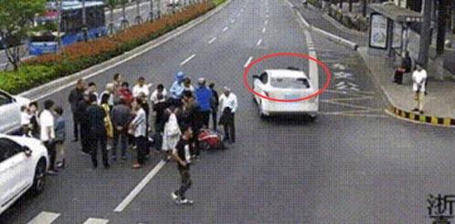 车祸视频吃瓜,吃瓜群众揭秘事故真相