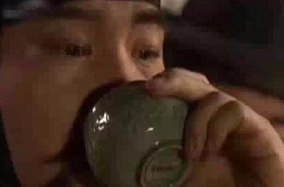 带你吃瓜奇葩穿帮文