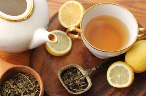 桂平欠茶吃瓜,一场吃瓜群众的狂欢盛宴