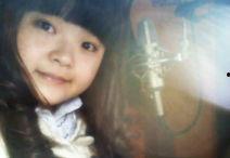 女孩全程吃瓜视频,女孩解锁夏日美食新姿势